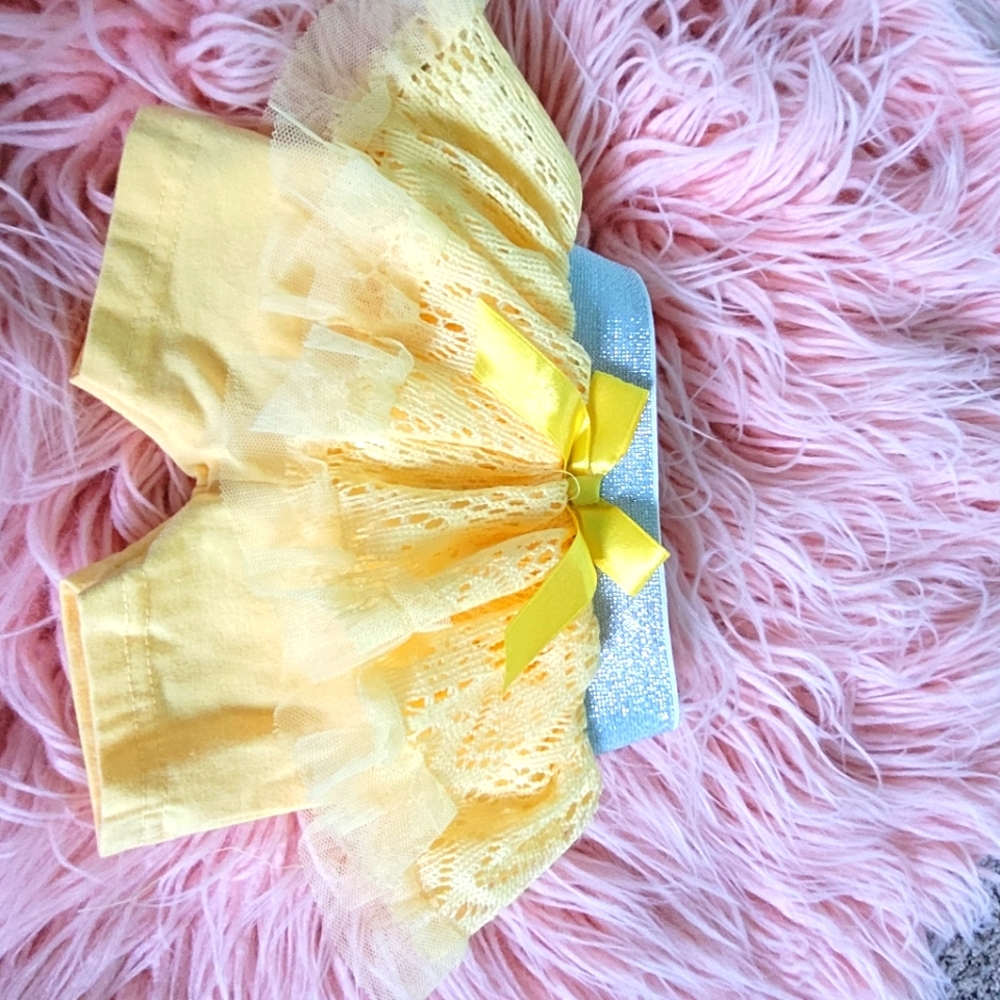 Baby girl bike shorts w/ lace skirt